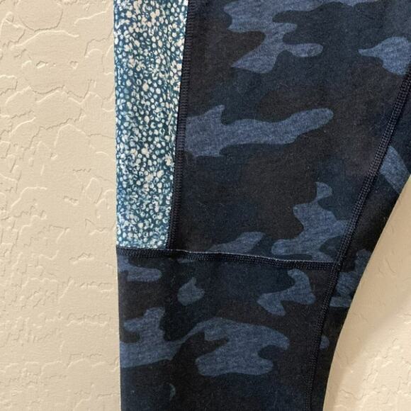 Lululemon Sashiko Wunder Unders Camo & Pebble Size 8 - Picture 6 of 15